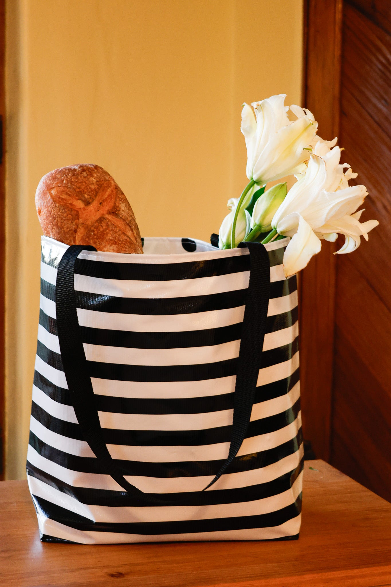 Black and white striped tote bag online