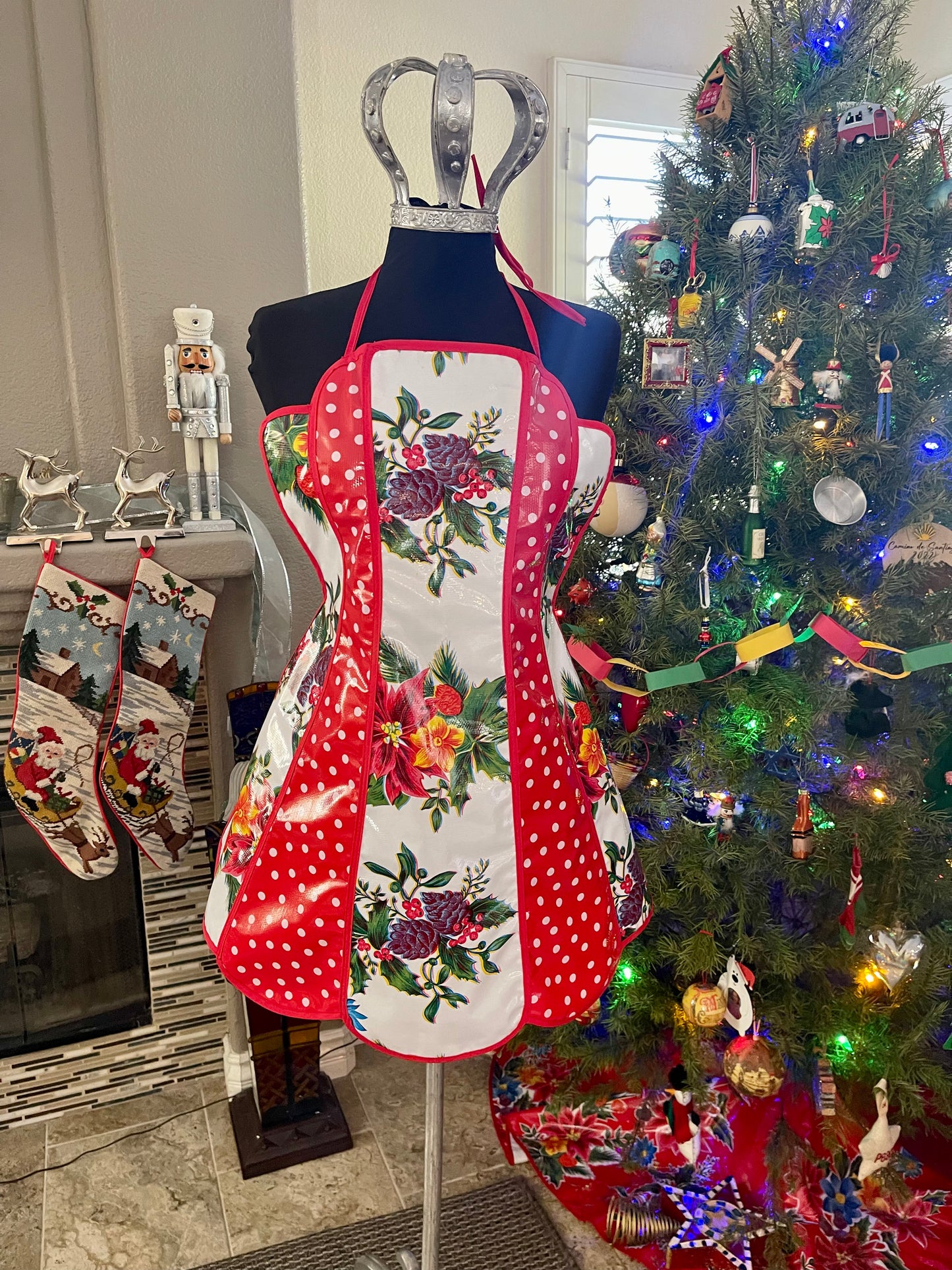 White Vintage Christmas Retro Oilcloth Apron