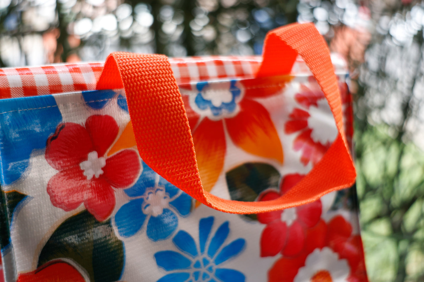 Oilcloth Insulated Lunch Bag - Silver Flora