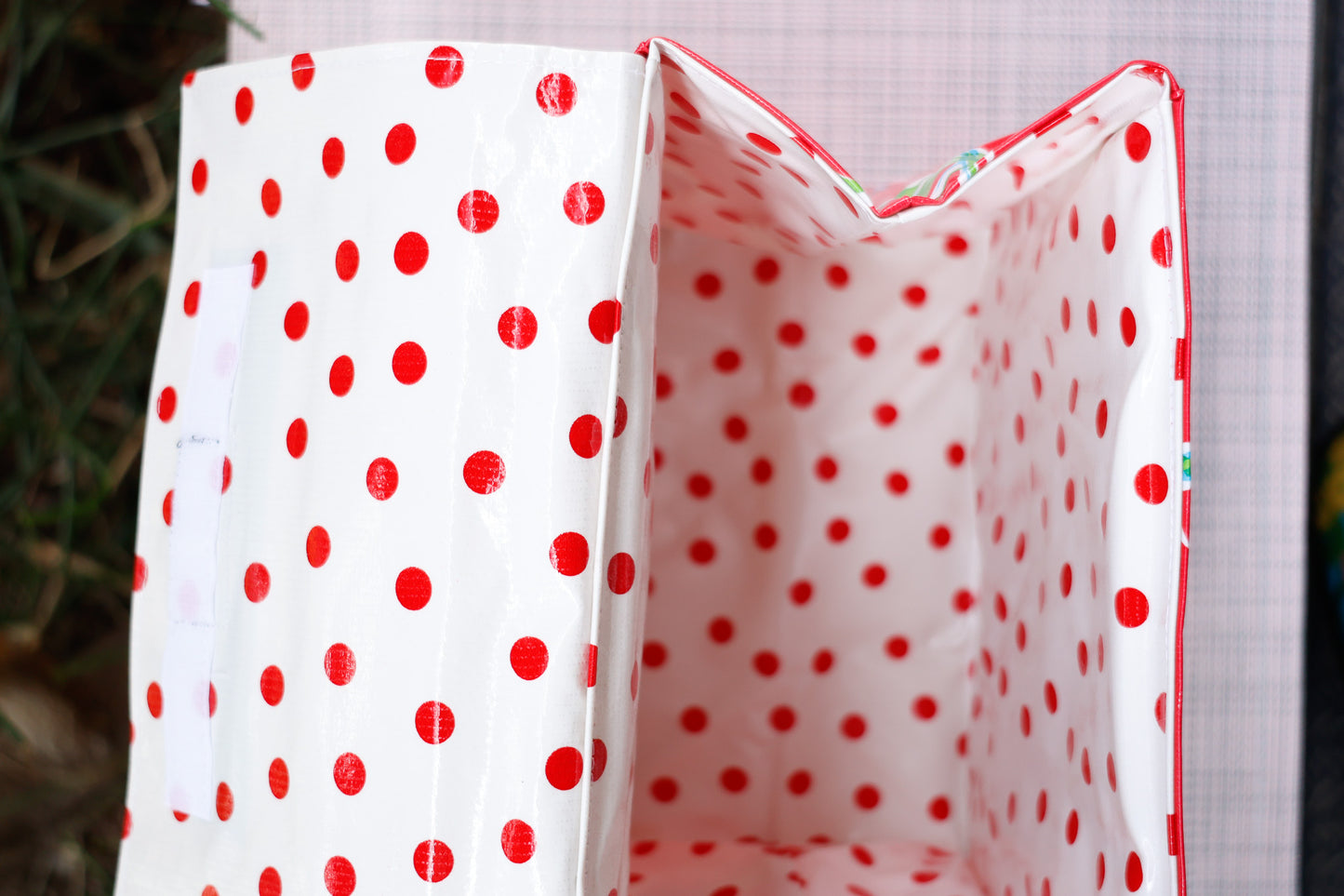 Oilcloth Insulated Lunch Bag - Red Cherry