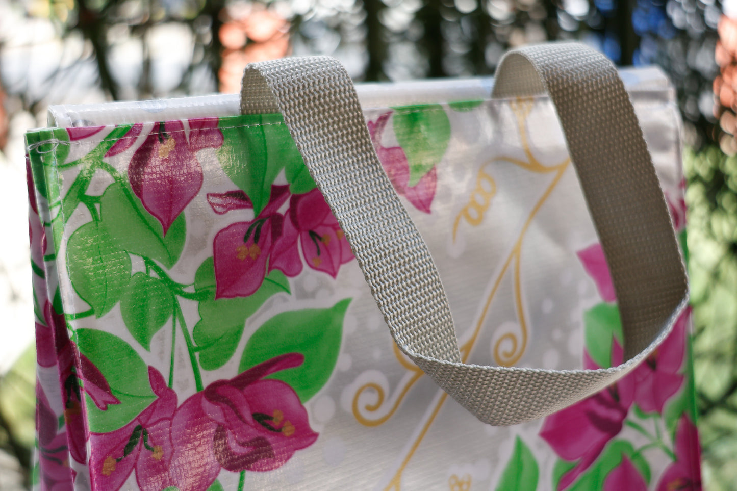 Oilcloth Insulated Lunch Bag - Silver Bougainvillea