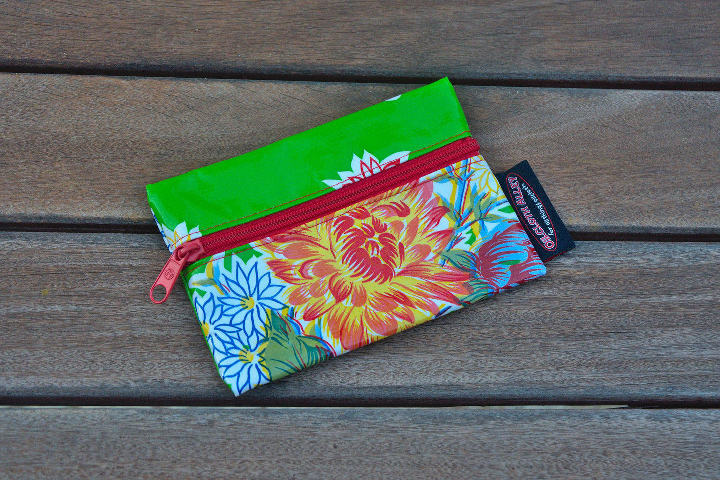 Small Oilcloth Lined Pouch - Green Mums