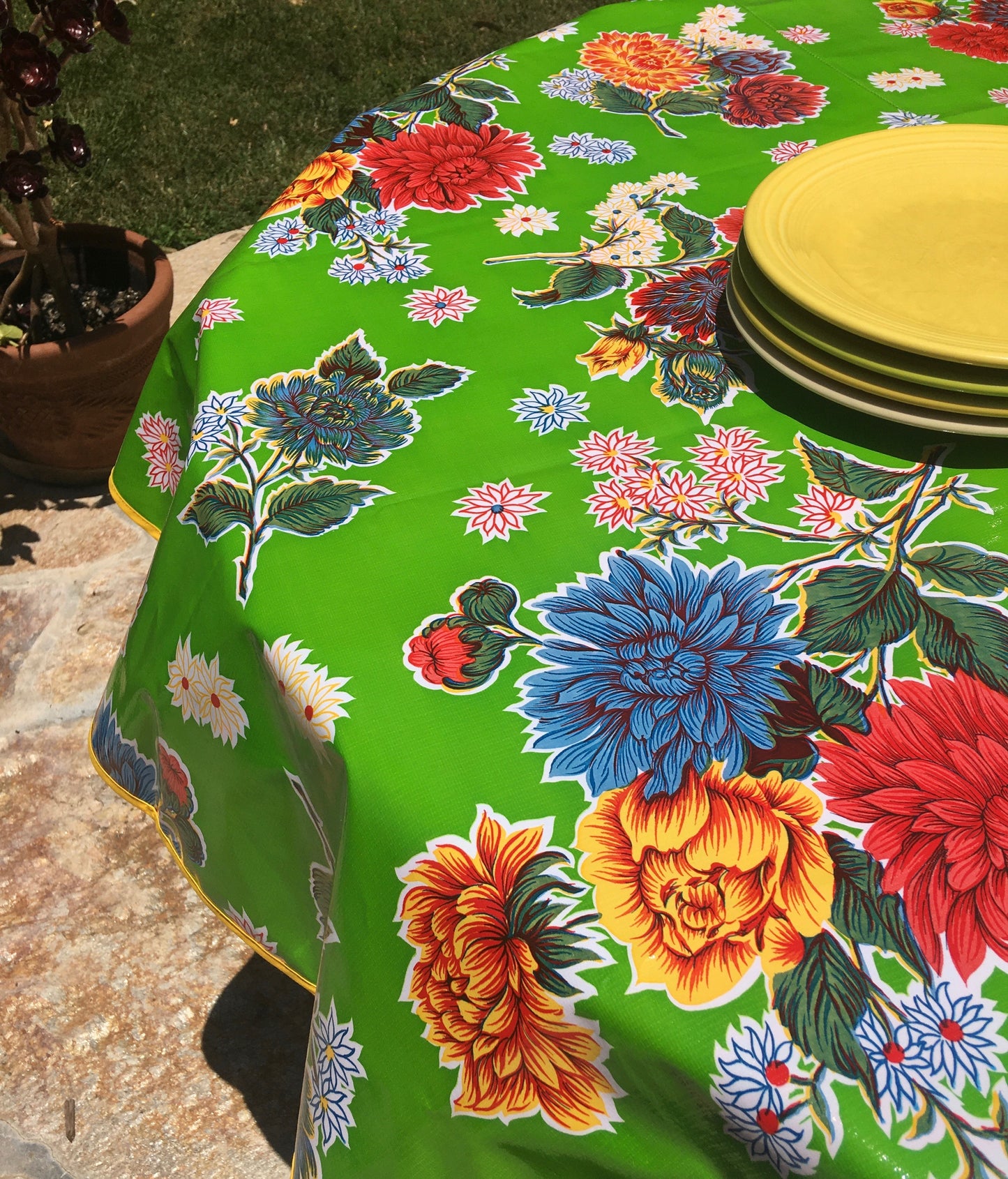 Round Green Mums Oilcloth Tablecloths